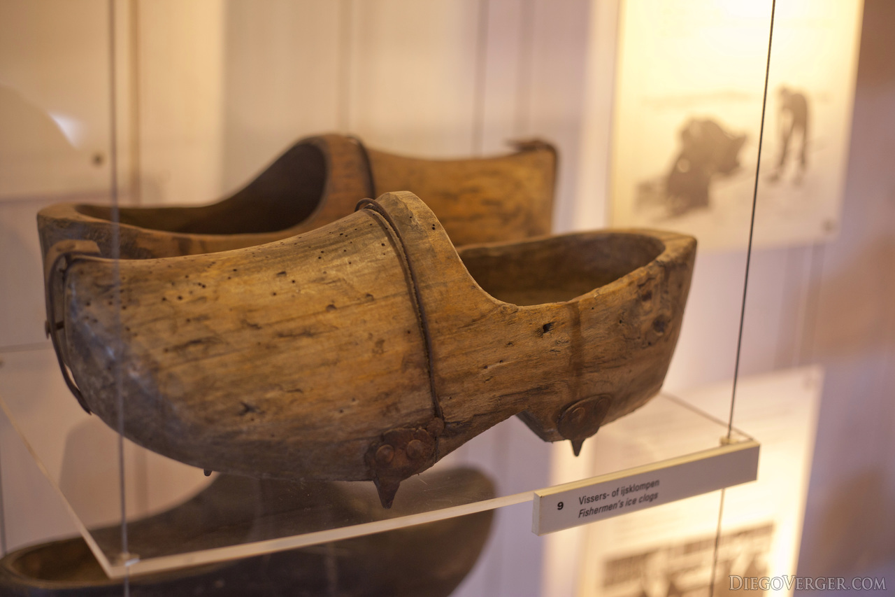 Medieval Wooden Clogs - Image 5