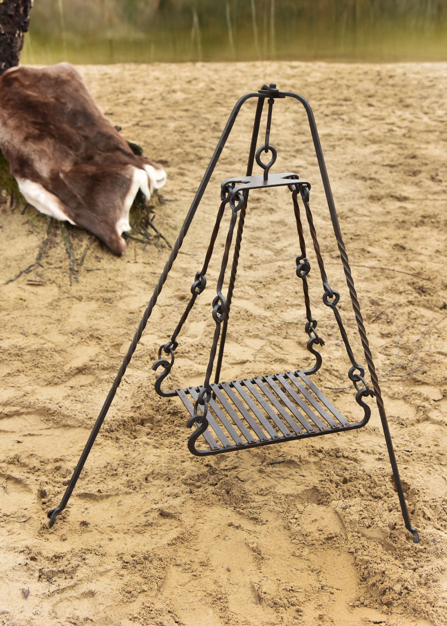 Hand-forged Grill Grate for Tripod - Image 3