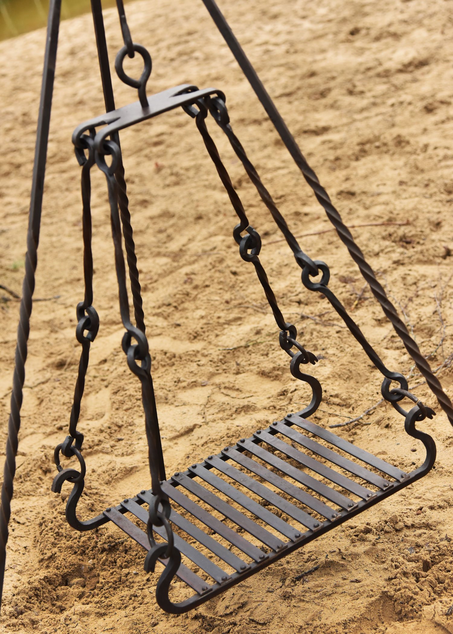 Hand-forged Grill Grate for Tripod - Image 4